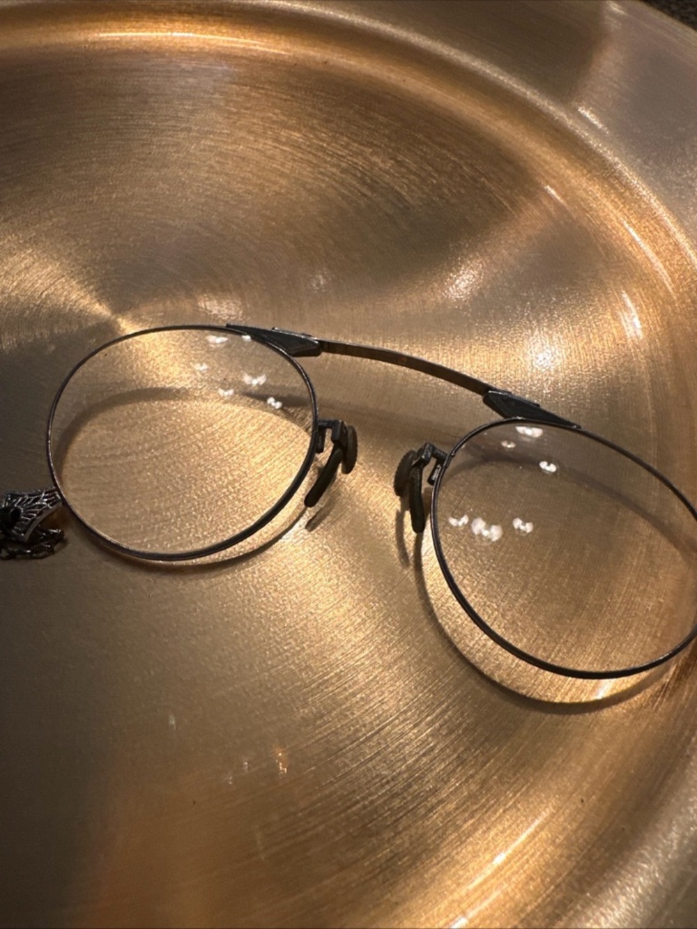 Round Metal Rim Glasses in Antique Gold Tone